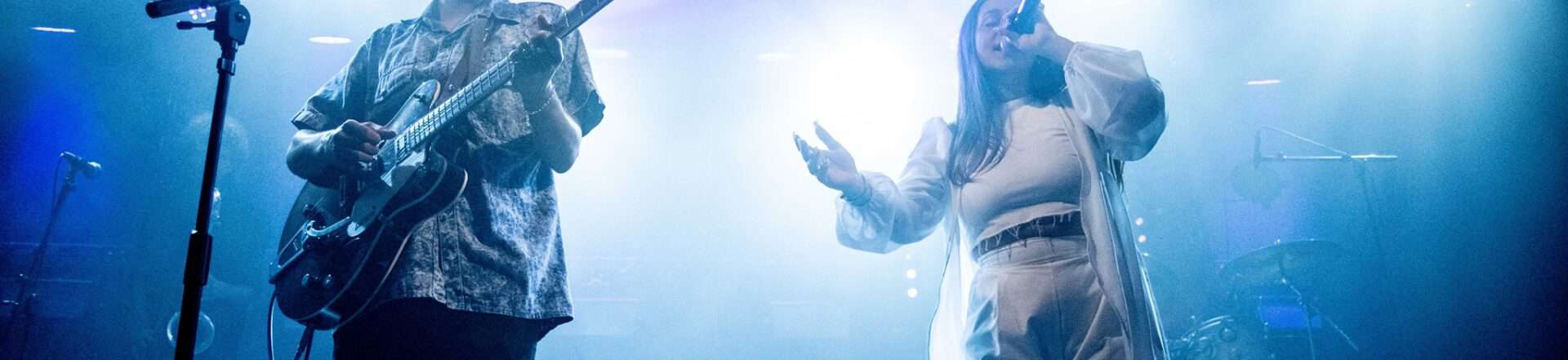 אקו ברחבת בריכת גורדון תל אביב בשקיעה